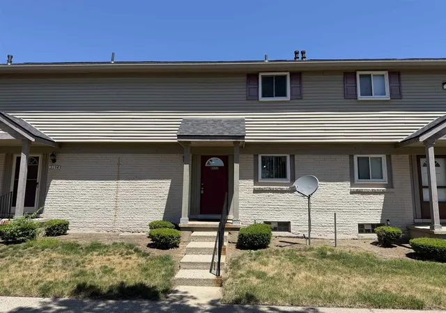 Photo 2 of Single Family Residence at 2208 Orchard Crst St, Shelby Township, MI 48317 | MLS# 50211360 | | Sold on 2026-06-25