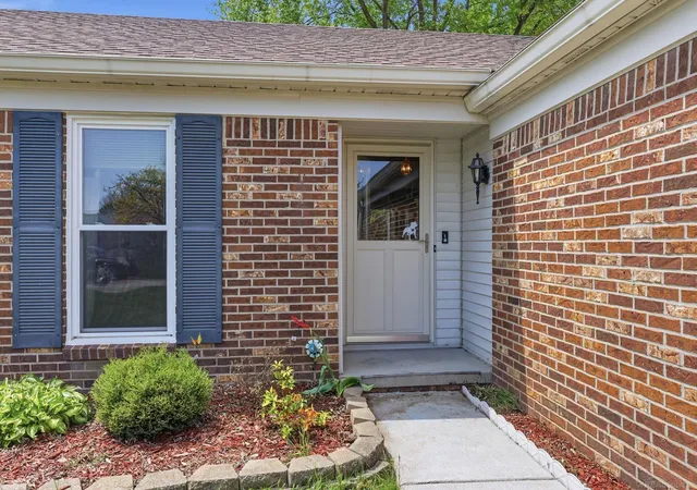 Homes for sale in Macomb, MI | 45471 Ronnen Dr, Macomb, MI 48044 | MLS# 50207501