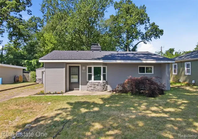 Photo 1 of Sale Pending at 1615 S Commerce Rd, Wolverine Lake, MI 48390 | MLS# 61015202 | Listing updated on 2026-08-29