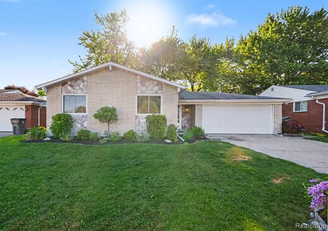Photo 3 of Single Family Residence at 35252 Simon Dr, Clinton Township, MI 48035 | MLS# 60996894 | | Sold on 2026-06-23