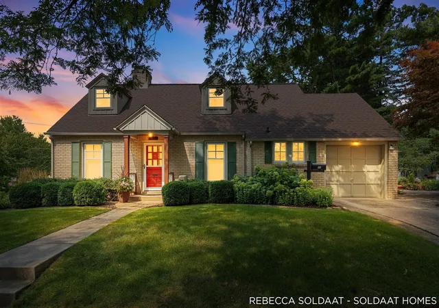 Photo 2 of Sale Pending at 409 Marywood Dr, Grand Rapids, MI 49505 | MLS# 70552983 | Listing updated on 2026-08-21
