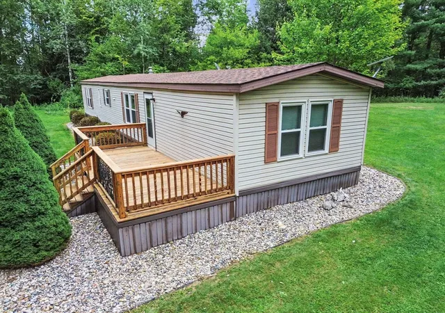 Photo 3 of Single family home for sale at 4303 Renas Rd, Gladwin, MI 48624 | MLS# 50219779 | Listing updated on 2026-09-09