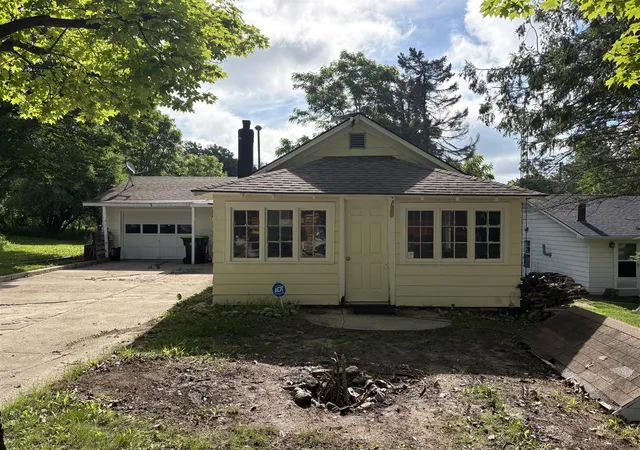 Homes for sale in Evart, MI | 14110 Hicks Lake Dr, Evart, MI 49631 | MLS# 70541983