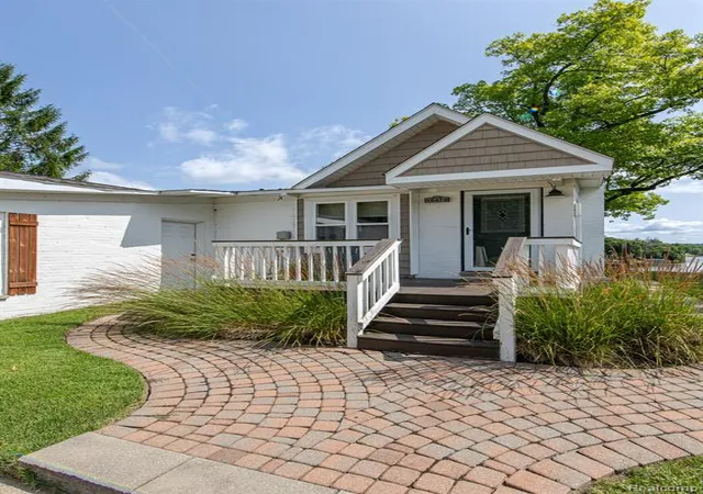 Photo 3 of Single family home for sale at 10470 King Rd, Davisburg, MI 48350 | MLS# 61015115 | Listing updated on 2026-08-27