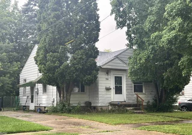 1st image of 930 Bloor Ave, Flint, MI 48507 | MLS# 50184123