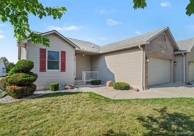 Homes for sale in Swartz Creek, MI | 4392 Springbrook Dr, Swartz Creek, MI 48473 | MLS# 61008119