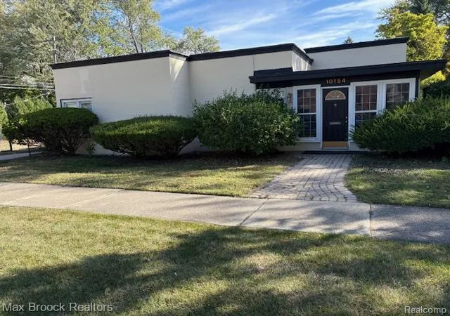 Photo 1 of Single family home for sale at 10154 Elgin Ave, Huntington Woods, MI 48070 | MLS# 60974638 | Listing updated on 2026-07-07