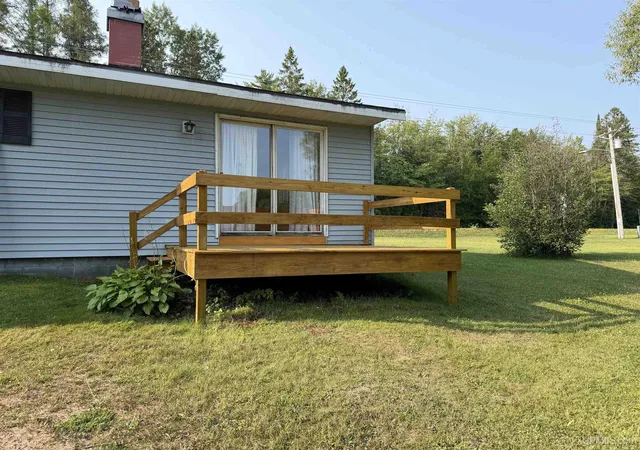 Listing Photo 2 - Condo for sale in building located at 1180 B-1 Range Vw Dr, Hurley, WI 54534 - Unit #