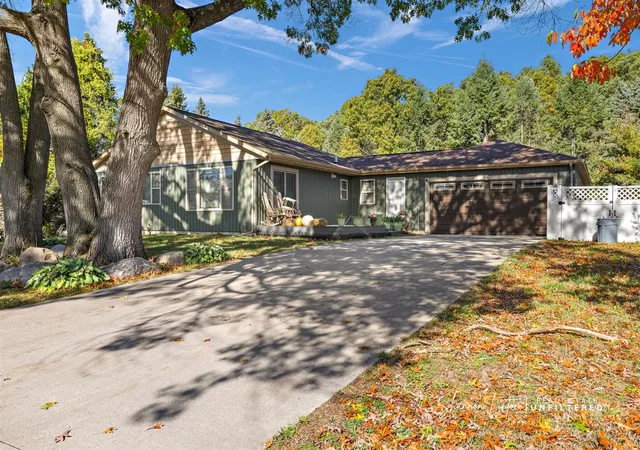 3rd image of 15777 Rannes St, Spring Lake, MI 49456 | MLS# 70517837