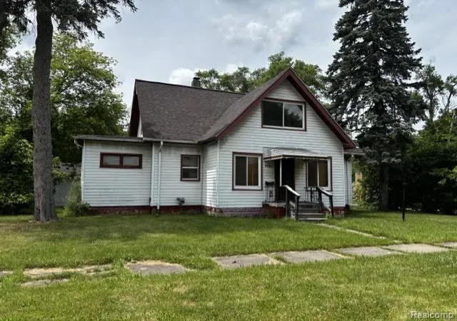 2nd image of 3915 Trumbull Ave, Flint, MI 48504 3747 | MLS# 61007984