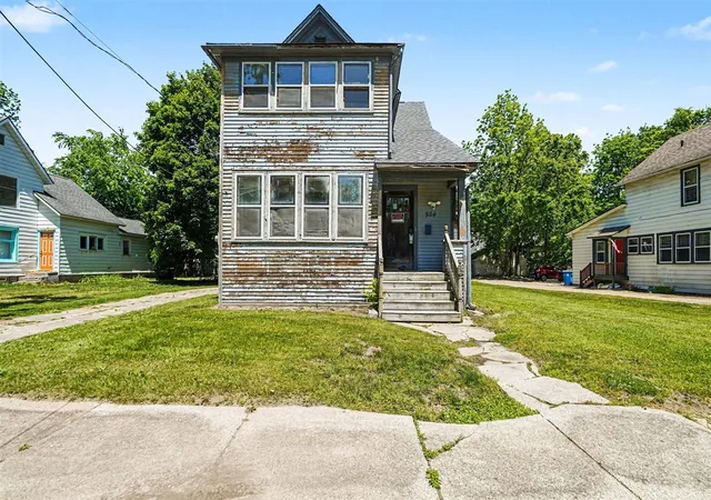 Homes for sale in Kalamazoo, MI | 524 Forest St, Kalamazoo, MI 49008 | MLS# 70535833