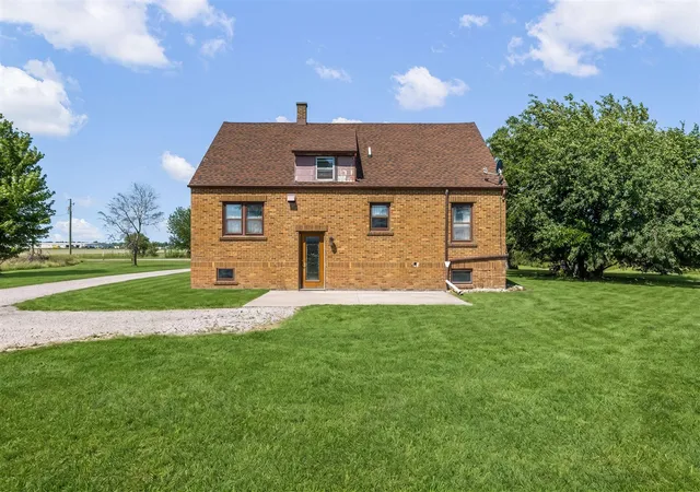 2nd image of 3520 N Towerline Rd, Saginaw, MI 48601 | MLS# 70544264