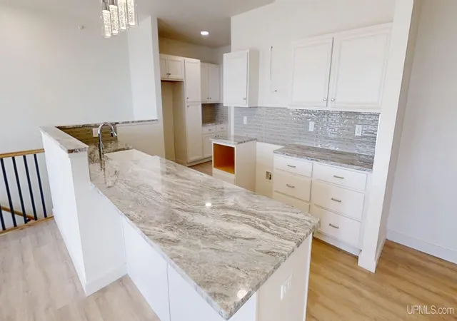 5th image of 2401 N Lakeshore Blvd, Marquette, MI 49855 | MLS# 50145776