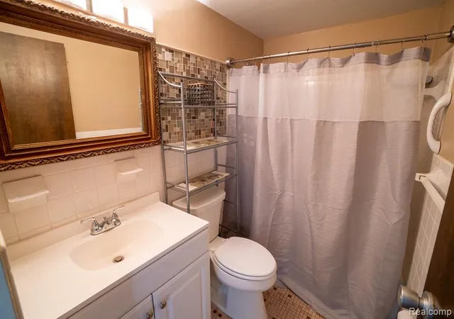 Homes for sale in Wyandotte, MI | 20 Chestnut St #302, Wyandotte, MI 48192 5239 | MLS# 60981308