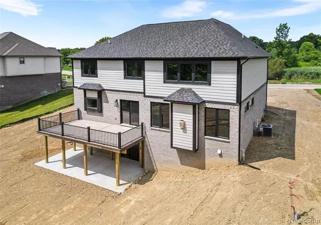 3rd image of 2185 Heidi Dr, Oxford, MI 48370 | MLS# 60998169