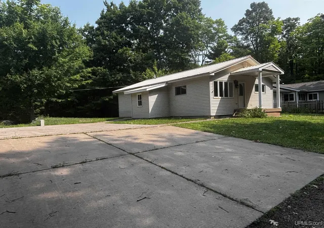 2nd image of 1802 Werner St, Marquette, MI 49855 | MLS# 50218391