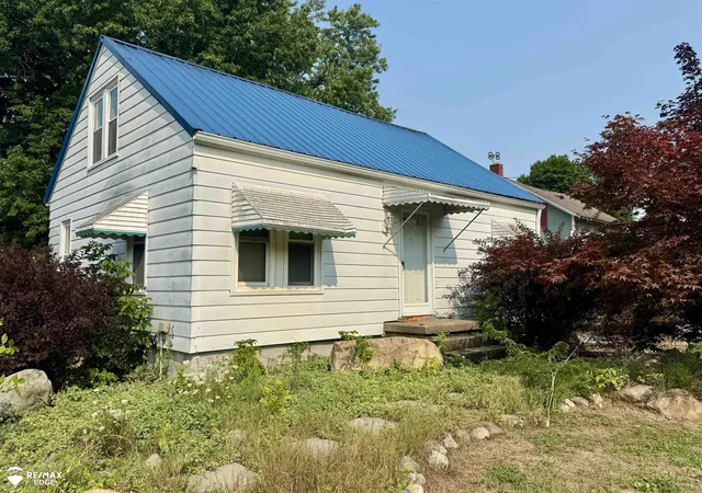 Photo 2 of Sale Pending at 5499 Mckinley Rd, Flushing, MI 48433 | MLS# 50220029 | Listing updated on 2026-09-21