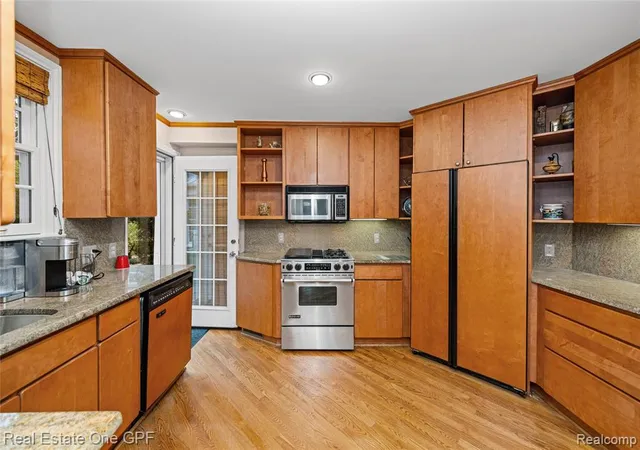 Homes for sale in Grosse Pointe Park, MI | 16904 Saint Paul St, Grosse Pointe Park, MI 48230 | MLS# 60990866