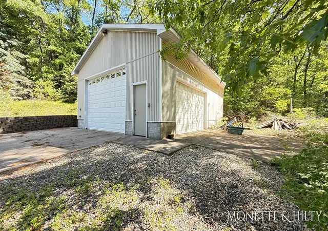 3rd image of 2550 Cove Rd, Twin Lake, MI 49457 | MLS# 70535635