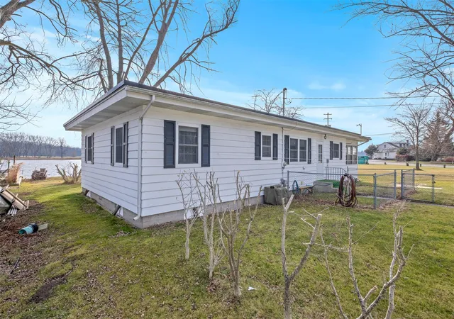 Photo 3 of Sale Pending at 15574 Howard St, Spring Lake, MI 49456 | MLS# 70382471 | Listing updated on 2025-03-13