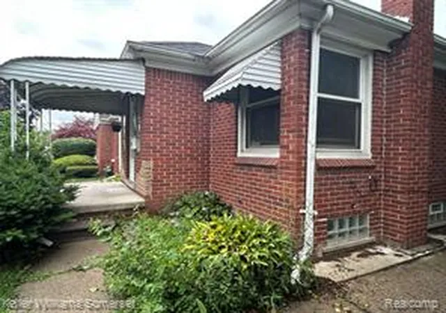 Homes for sale in Harper Woods, MI | 18573 Elkhart St, Harper Woods, MI 48225 | MLS# 61009081