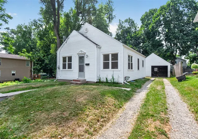 Photo 1 of Single family home for sale at 135 E Mansion, Jackson, MI 49203 | MLS# 70551710 | Listing updated on 2026-09-17