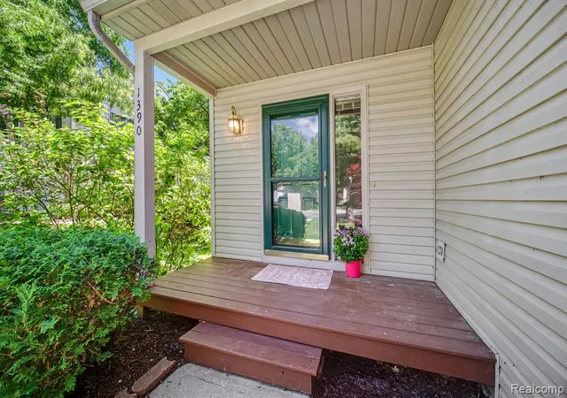 Homes for sale in Ann Arbor, MI | 1390 Patricia Ave, Ann Arbor, MI 48103 | MLS# 61002550