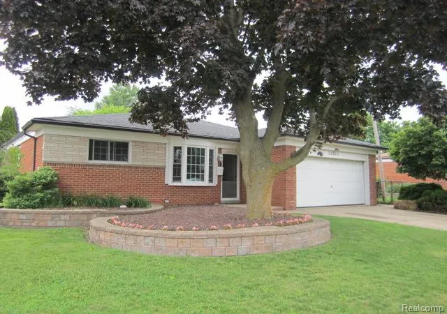 12th image of 32529 Firwood Dr, Warren, MI 48088 1543 | MLS# 61006461
