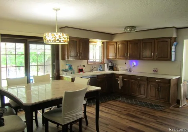 4th image of 32529 Firwood Dr, Warren, MI 48088 1543 | MLS# 61006461