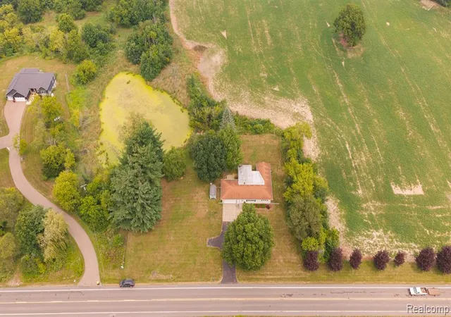 Photo 2 of Single family home for sale at 895 Haslett Rd, Williamston, MI 48895 | MLS# 61013602 | Listing updated on 2026-08-16