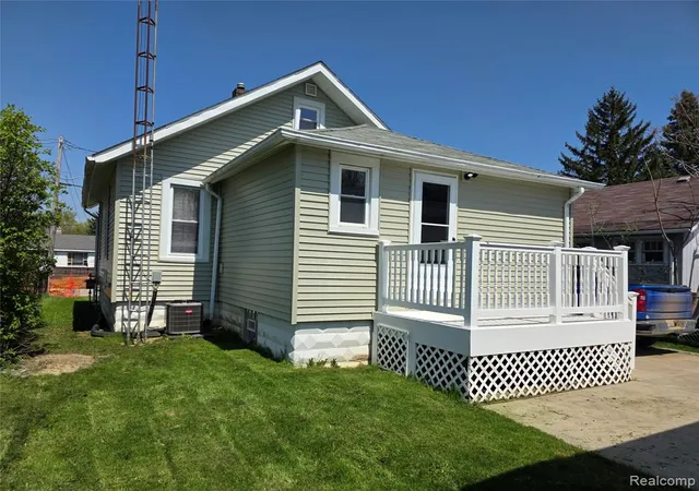 Homes for sale in Burton, MI | 1236 Decamp Decamp St, Burton, MI 48529 | MLS# 60986724