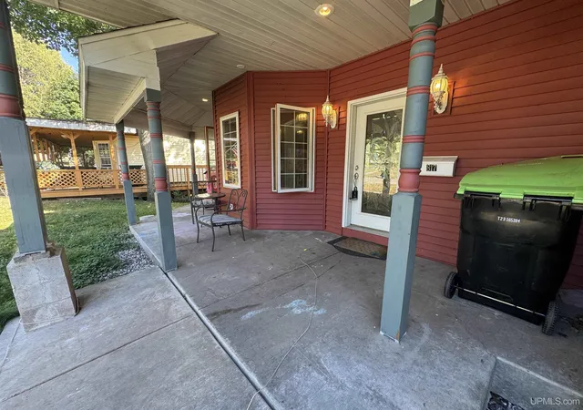 Photo 4 of Single family home for sale at 817 E B St, Iron Mountain, MI 49801 | MLS# 50219653 | Listing updated on 2026-10-06