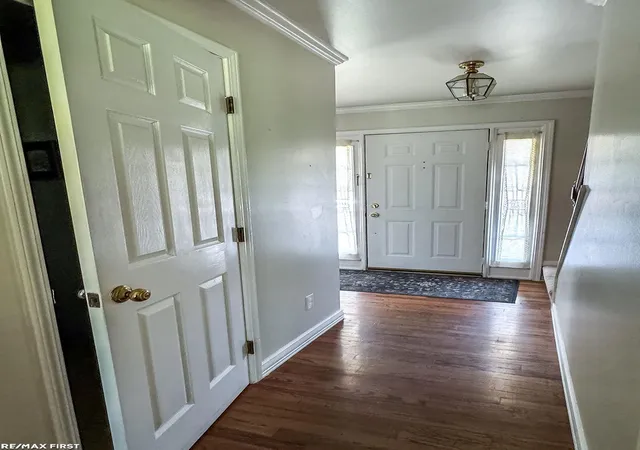 4th image of 199 Saxon Ct, Rochester Hills, MI 48307 | MLS# 50211959