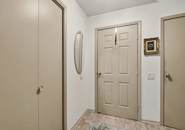 Listing Photo 4 - Condo for sale in building located at 3124 Maple Villa Dr, Grand Rapids, MI 49508