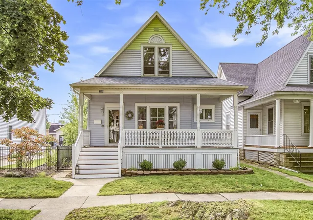 Homes for sale in Saint Joseph, MI | 1013 State St, Saint Joseph, MI 49085 | MLS# 70543437