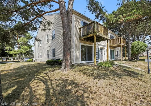 2nd image of 841 Bloomfield Village Blvd #D, Auburn Hills, MI 48326 | MLS# 61016970
