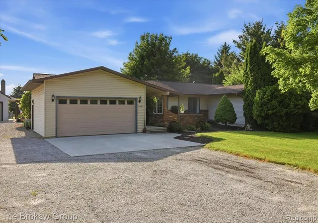Homes for sale in Davison, MI | 5461 N Henderson Rd, Davison, MI 48423 | MLS# 60999752