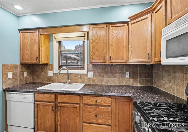 3rd image of 2631 Chatham Woods Dr, Grand Rapids, MI 49546 | MLS# 70536722