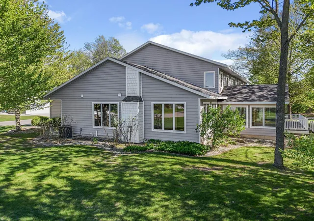 3rd image of 118 Davidsen Shores Dr #17, Cadillac, MI 49601 | MLS# 80069290