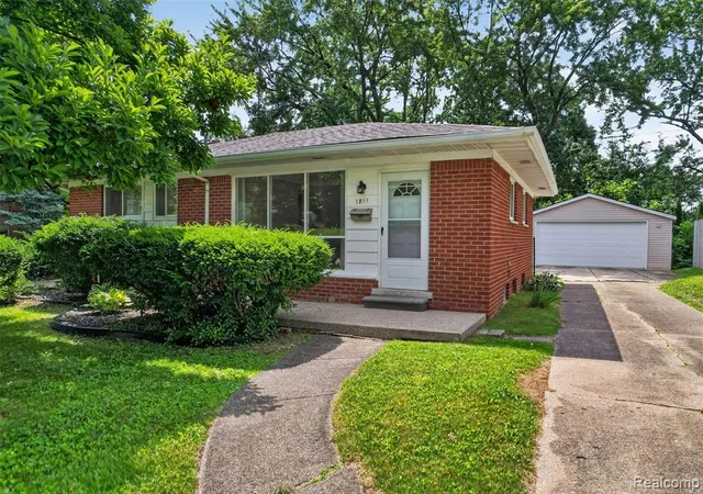 2nd image of 1811 Avondale Ave, Ann Arbor, MI 48103 5753 | MLS# 61010315