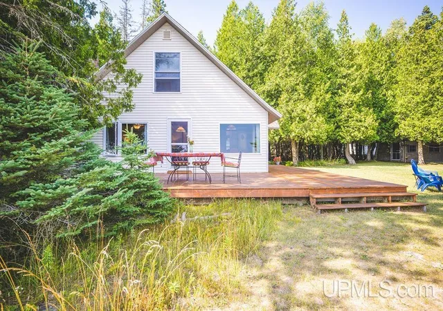 Photo 3 of Sale Pending at 11297 East Beach Rd, Naubinway, MI 49762 | MLS# 50219368 | Listing updated on 2026-09-02