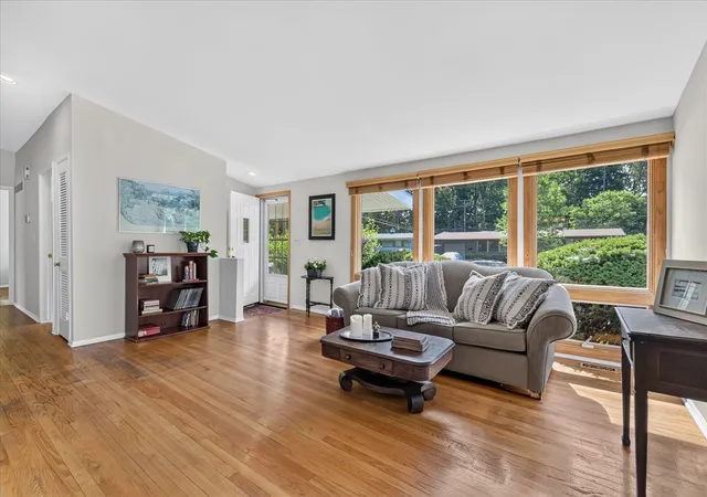 Homes for sale in Ann Arbor, MI | 2710 Hampshire Rd, Ann Arbor, MI 48104 | MLS# 70543921