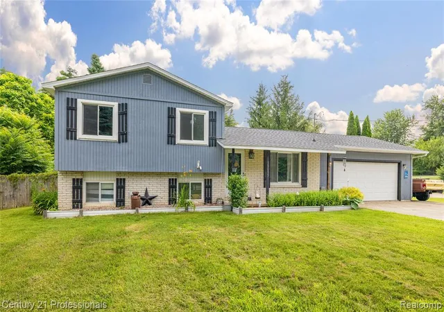 Homes for sale in Linden, MI | 15037 Hogan Rd, Linden, MI 48451 | MLS# 61008515