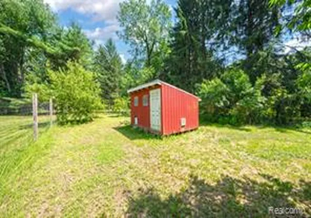 Homes for sale in Fenton, MI | 4565 Brookside Rd, Fenton, MI 48430 | MLS# 61009705