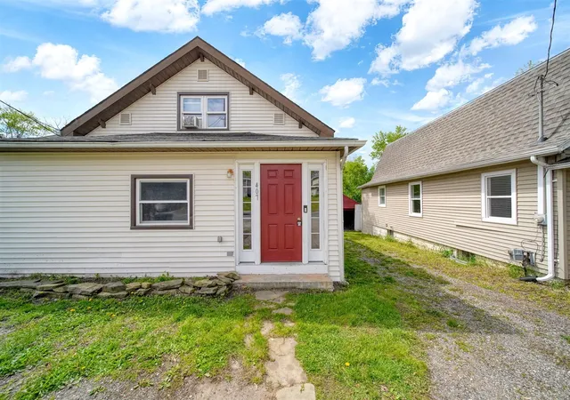Homes for sale in Jackson, MI | 407 Hinckley Blvd, Jackson, MI 49203 | MLS# 70531246