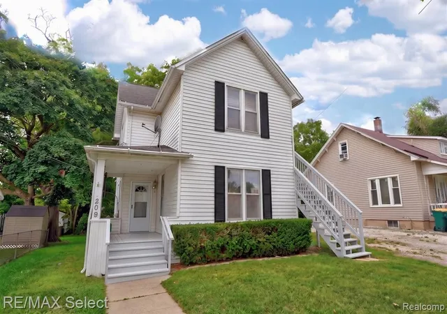 Photo 1 of Sale Pending at 209 N Cherry St, Flushing, MI 48433 1603 | MLS# 61025880 | Listing updated on 2026-09-02