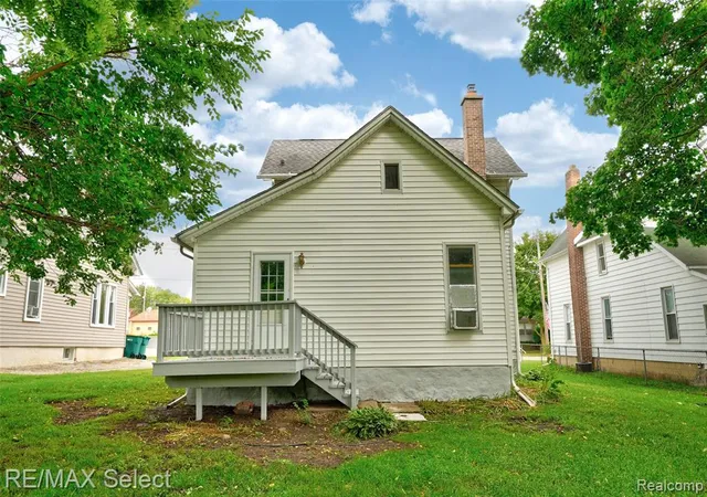 Photo 3 of Sale Pending at 209 N Cherry St, Flushing, MI 48433 1603 | MLS# 61025880 | Listing updated on 2026-09-02