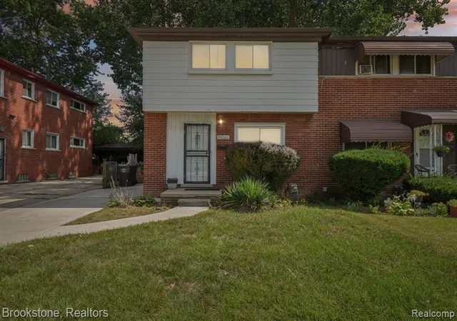 Homes for sale in Oak Park, MI | 24260 Coolidge Hwy, Oak Park, MI 48237 | MLS# 60976022