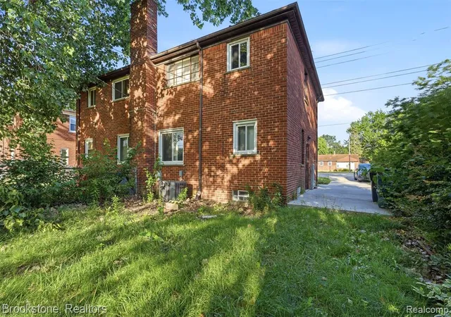 Homes for sale in Oak Park, MI | 24260 Coolidge Hwy, Oak Park, MI 48237 | MLS# 60976022