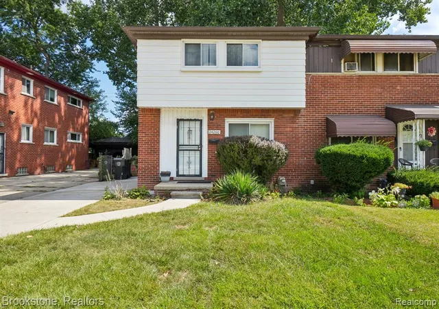 Homes for sale in Oak Park, MI | 24260 Coolidge Hwy, Oak Park, MI 48237 | MLS# 60976022